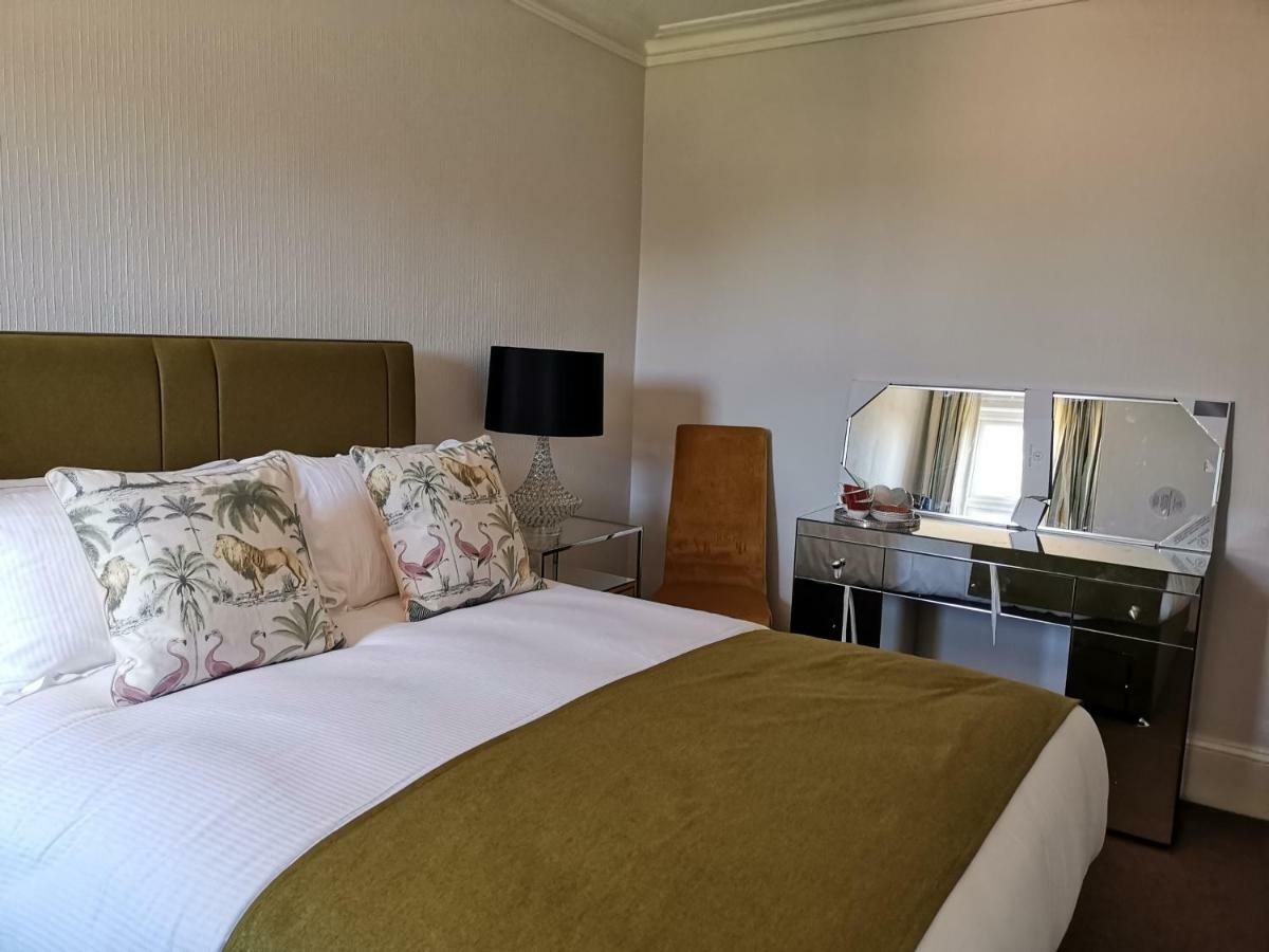 ミルフォード・オン・シー The Lazy Lion Bed & Breakfast エクステリア 写真